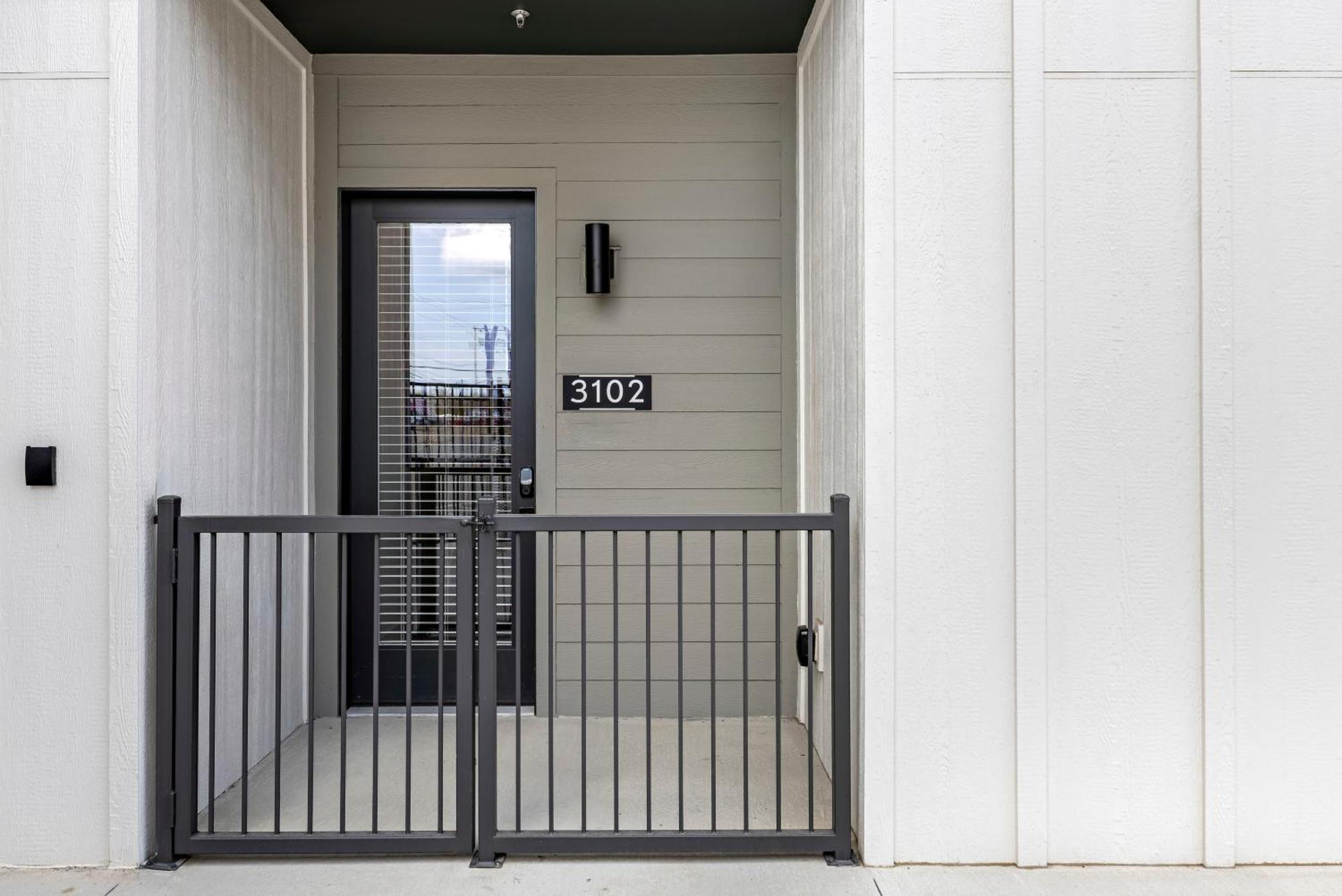 Railyard Apartments By Barsala Denton Ruang foto